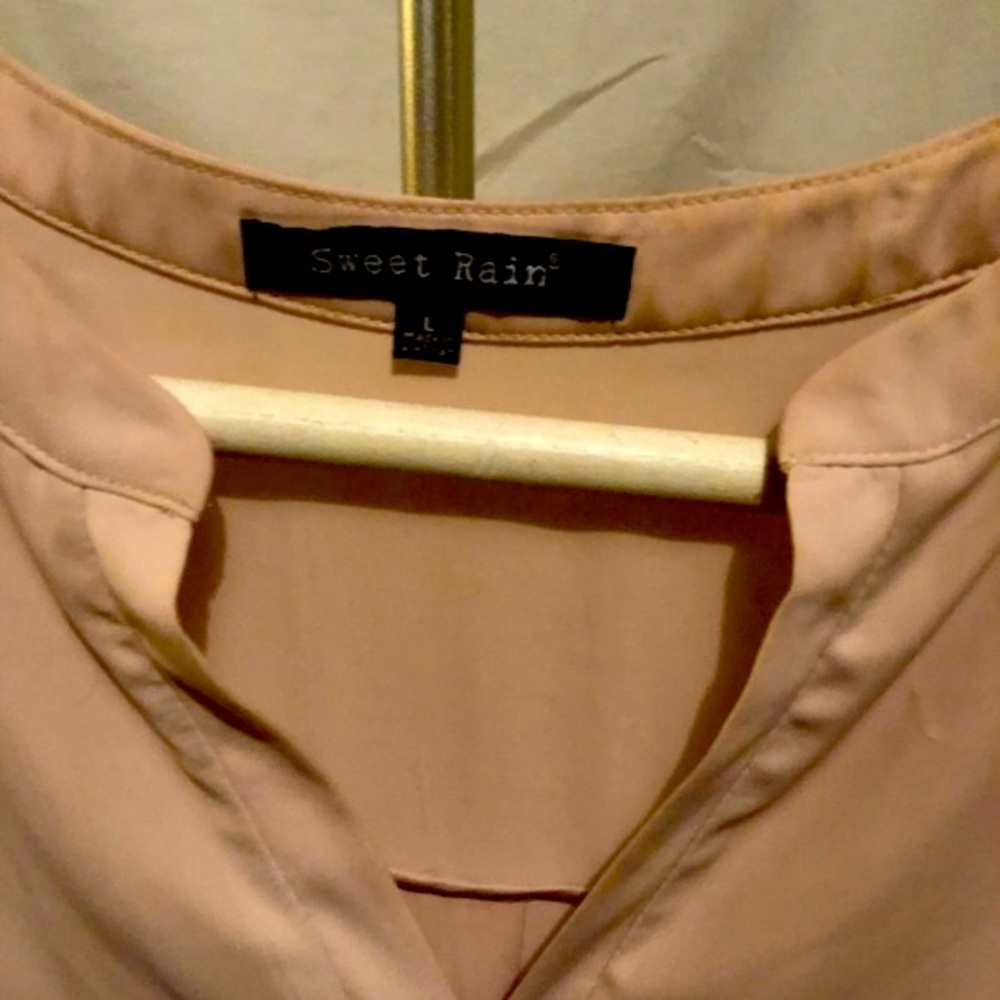 Tan/Cream Short Sleeve V-Neck Blouse Top Shirt - Picture 3 of 7